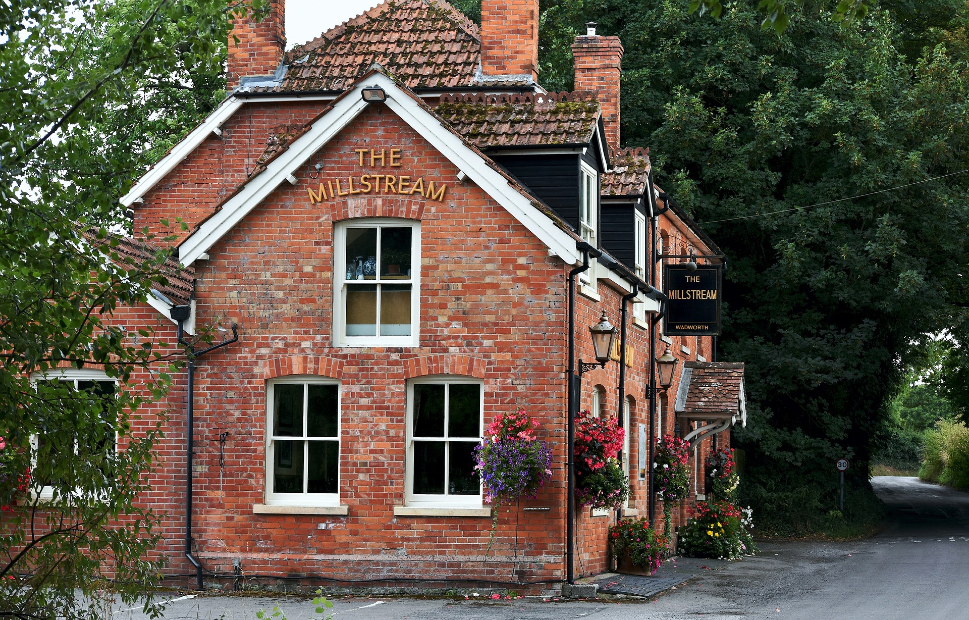Millstream country pub
